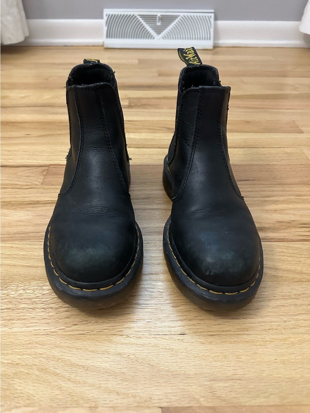 Women’s Dr. Martens Slip Resistant Chelsea Work Boots Size 6